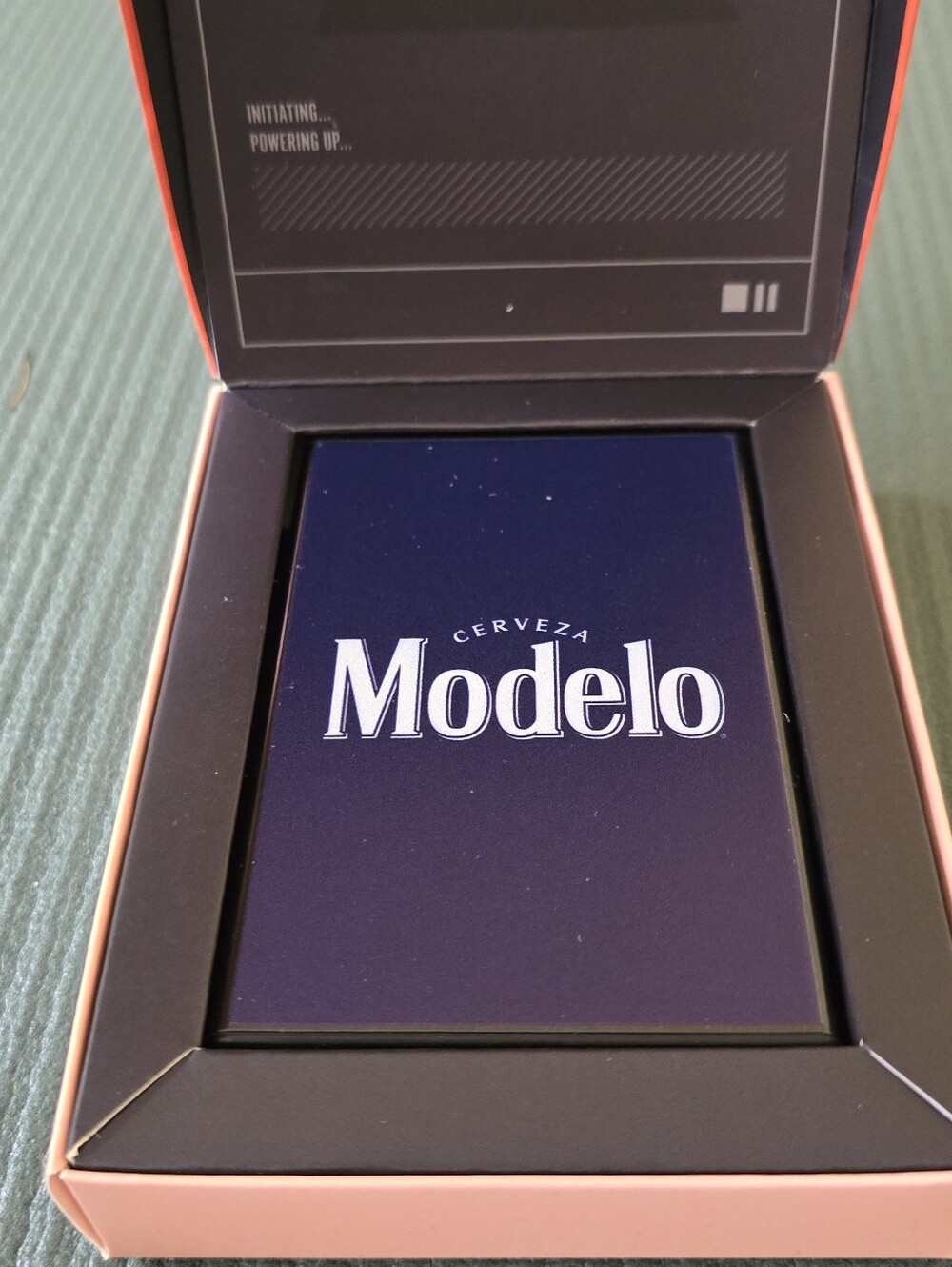 Modelo Slim Magnetic Power Bank USB-C Wireless Charger 2000 mAh